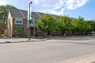 Townhomes at Bexar Street Village in Dallas, TX - Building Photo - Building Photo