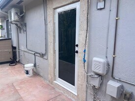 7800 SW 36th St in Miami, FL - Building Photo