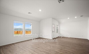 460 Jack Ryan in Kyle, TX - Building Photo - Building Photo
