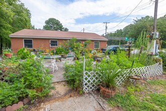 Chester Masionette Apartments in North Chesterfield, VA - Building Photo - Building Photo