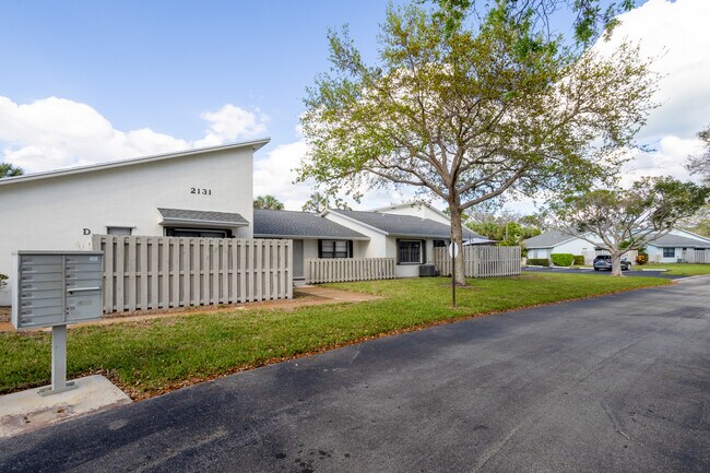 Jupiter Lakes Villas in Jupiter, FL - Building Photo - Building Photo