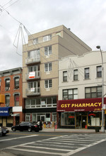 667 Grand St in Brooklyn, NY - Foto de edificio - Building Photo