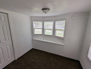 300 Royal Way in Tool, TX - Building Photo - Building Photo