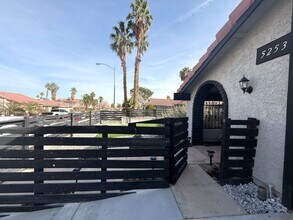 5253 Cartaro Dr in Las Vegas, NV - Building Photo - Building Photo