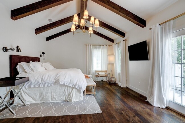 property at 3779 Robinhood St