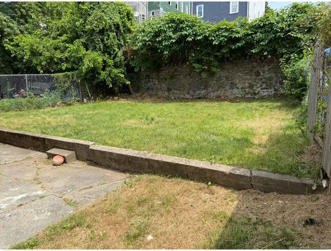 83 Southview St in Waterbury, CT - Building Photo - Building Photo