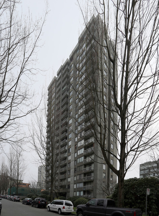 Westsea Apartments in Vancouver, BC - Building Photo