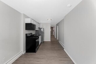 423 Avenue C in Bayonne, NJ - Building Photo - Building Photo