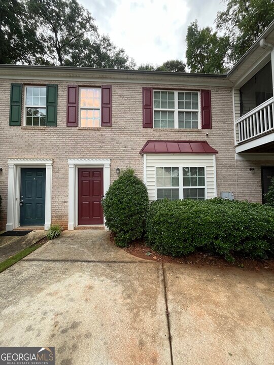 4604 Grand Central Pkwy in Decatur, GA - Building Photo