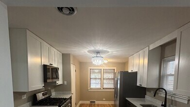 3334 Prairie Ave in Brookfield, IL - Building Photo - Building Photo