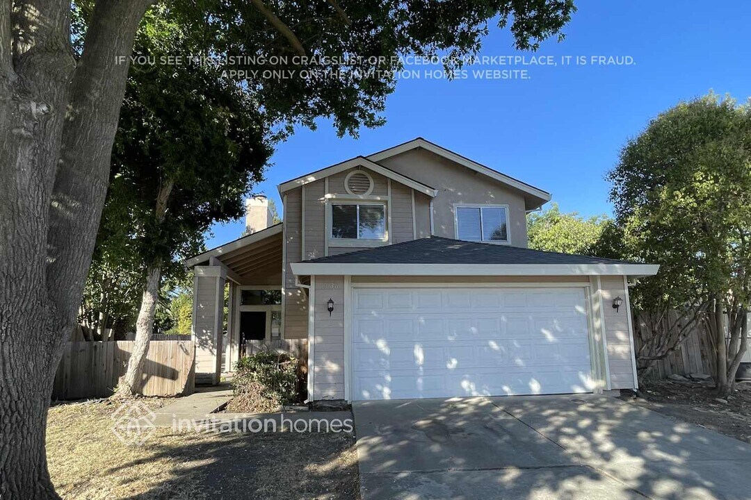6036 Sun Dial Way in Sacramento, CA - Building Photo