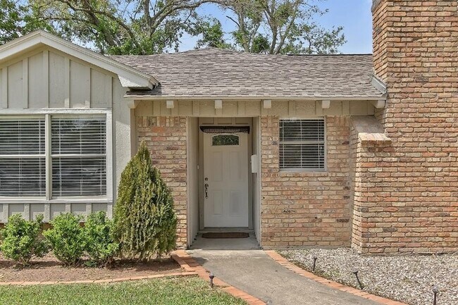 1719 Longhorn Dr in Houston, TX - Building Photo - Building Photo