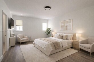 10770 NW 74th St in Doral, FL - Building Photo - Building Photo