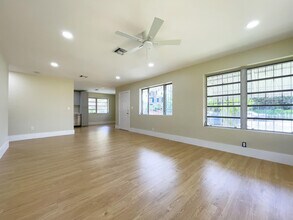 2287 NW 63rd St in Miami, FL - Building Photo - Building Photo