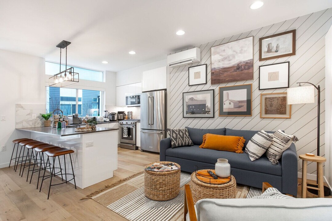 622 10th Ave E in Seattle, WA - Building Photo