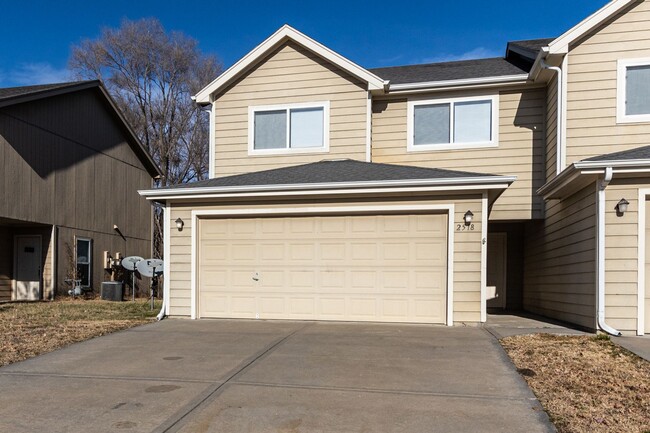 2518 Deerfield Blvd in Junction City, KS - Building Photo - Building Photo