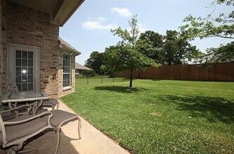 1810 Manchester Way in Corinth, TX - Building Photo - Building Photo