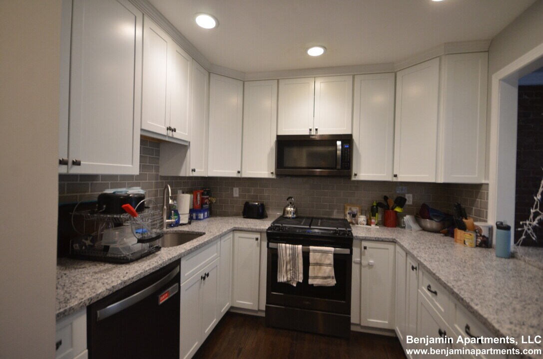 60 Florida St, Unit 2 in Boston, MA - Foto de edificio