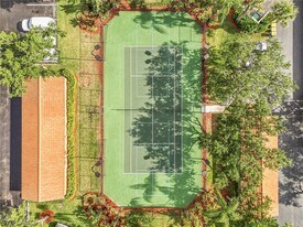 1180 Wildwood Lakes Blvd in Naples, FL - Building Photo