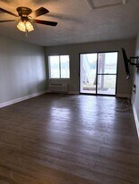 301 Lullwater Dr in Panama City Beach, FL - Building Photo