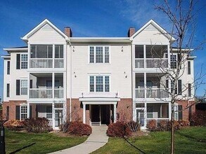854 W Summerfield Gln Cir, Unit 2 in Ann Arbor, MI - Foto de edificio - Building Photo