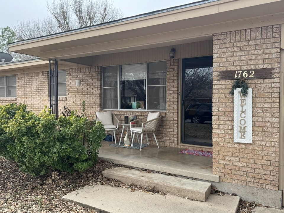 1762 Bingham Ave in Stephenville, TX - Building Photo