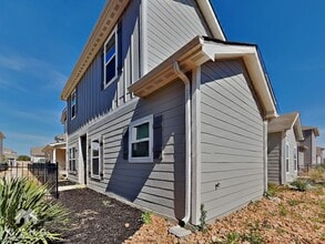 10824 Quinn Ct in San Antonio, TX - Foto de edificio - Building Photo