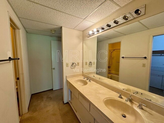 property at 4685 Albany Cir