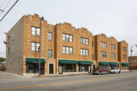 601-611 Lake St in Maywood, IL - Foto de edificio - Building Photo