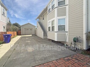 2359 Prune St in Pinole, CA - Building Photo - Building Photo