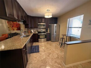 38350 Ironwood Pl, Unit 5 in Zephyrhills, FL - Building Photo - Building Photo