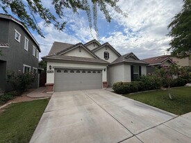 3357 E Cheyenne St in Gilbert, AZ - Building Photo