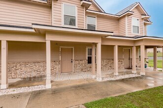 Avenue Townhomes in Huntsville, TX - Foto de edificio - Building Photo