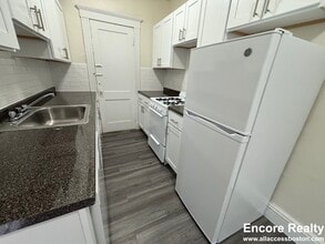 462 Park Dr, Unit 231-30 in Boston, MA - Building Photo - Building Photo