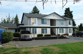 2210-2220 Liberty St NE in Salem, OR - Building Photo - Building Photo