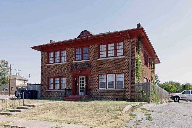 324 NW 24th St in Oklahoma City, OK - Foto de edificio - Building Photo