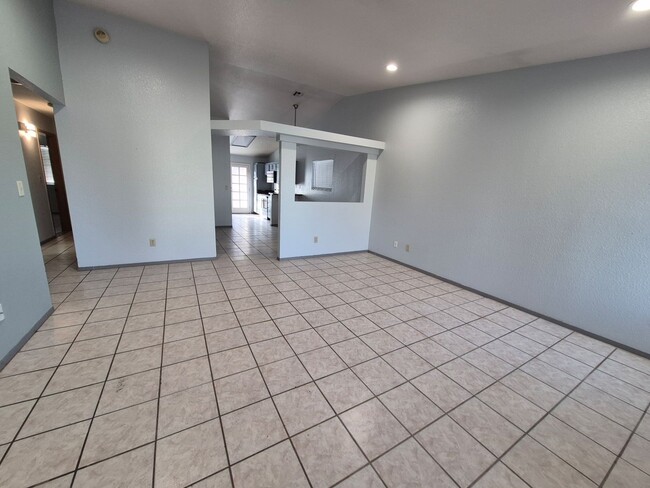 1209 Norma Joyce Ln in Las Vegas, NV - Building Photo - Building Photo