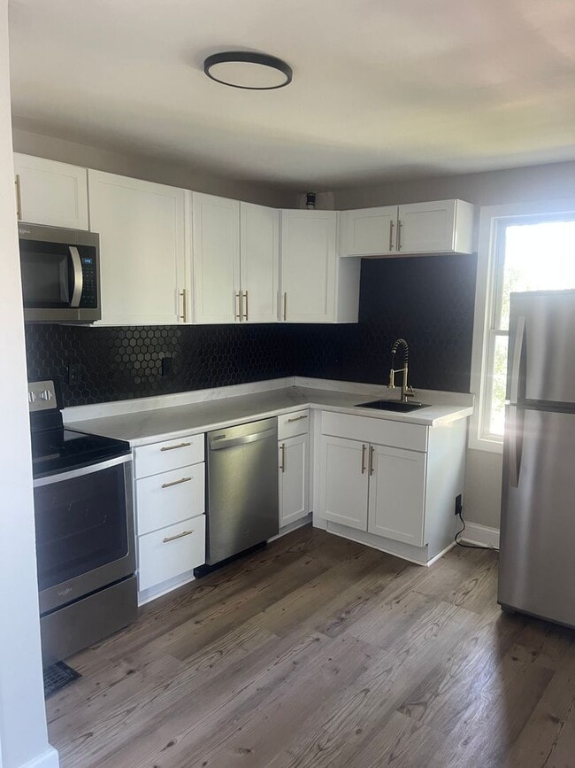 property at 637 S Rotherwood Ave