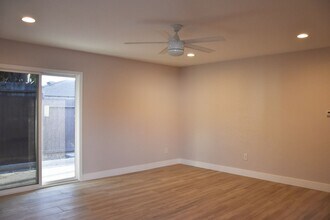 830-836 E La Veta Ave in Orange, CA - Building Photo - Building Photo