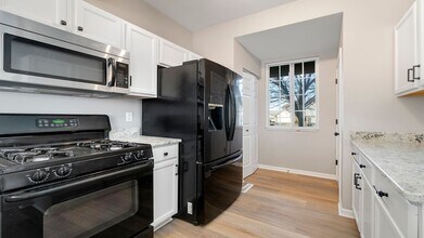7495 Thomas Dr in Loves Park, IL - Building Photo - Building Photo