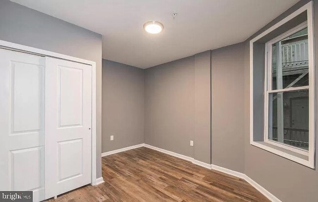 207 S 49th St, Unit B in Philadelphia, PA - Foto de edificio - Building Photo