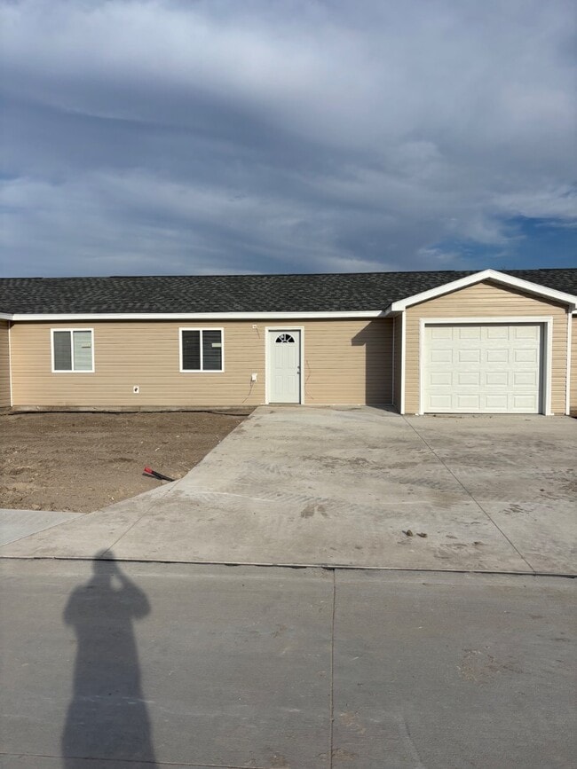 420 W Rodeo Rd Ave in North Platte, NE - Building Photo - Building Photo