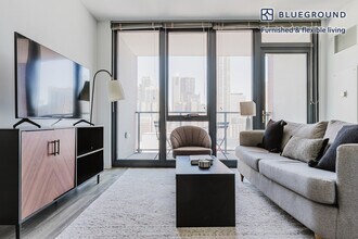 637 N Wells St in Chicago, IL - Building Photo - Building Photo