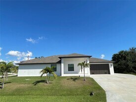 13219 Blytheville Ave in Port Charlotte, FL - Building Photo