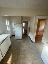 10 Pinkham Rd, Unit 2 in Medford, MA - Foto de edificio - Building Photo