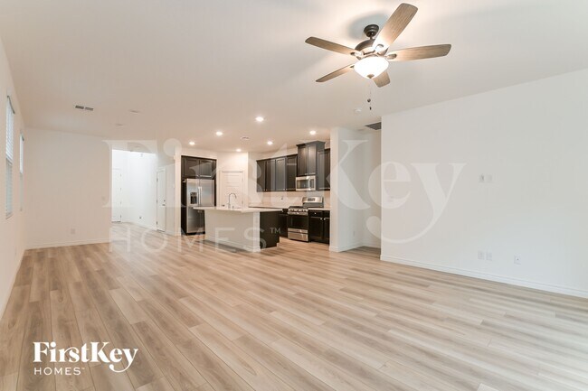 6845 Greensmen Ave in Las Vegas, NV - Foto de edificio - Building Photo