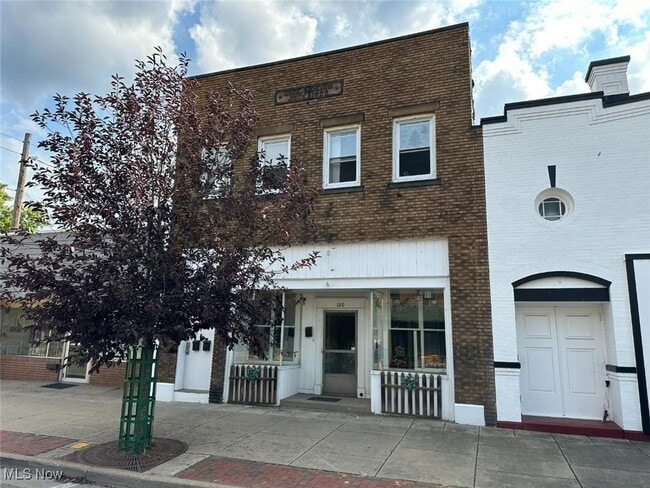 property at 120 N 15th St