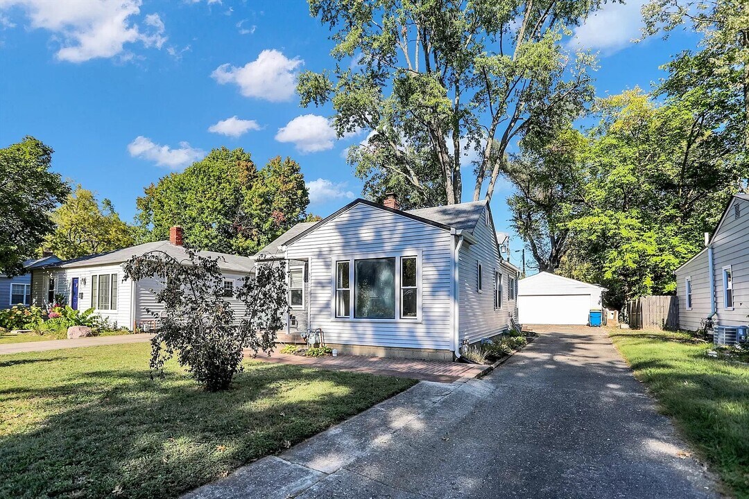 5311 Crittenden Ave in Indianapolis, IN - Foto de edificio