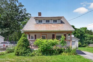 38 Henry St in Glens Falls, NY - Building Photo