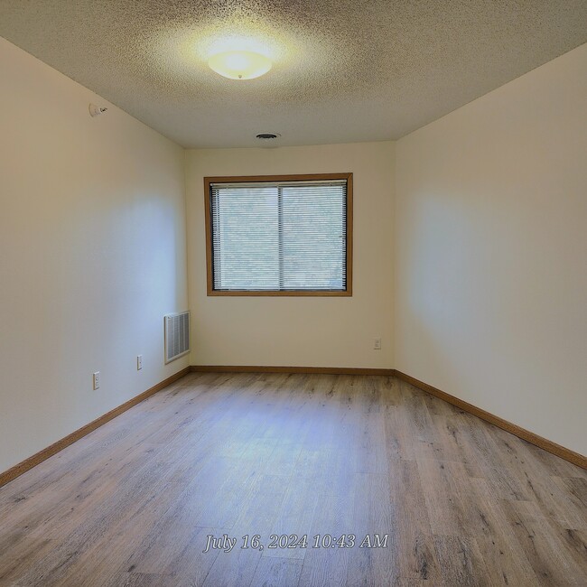 1228 30th St NW, Unit 112 in Bemidji, MN - Building Photo - Building Photo